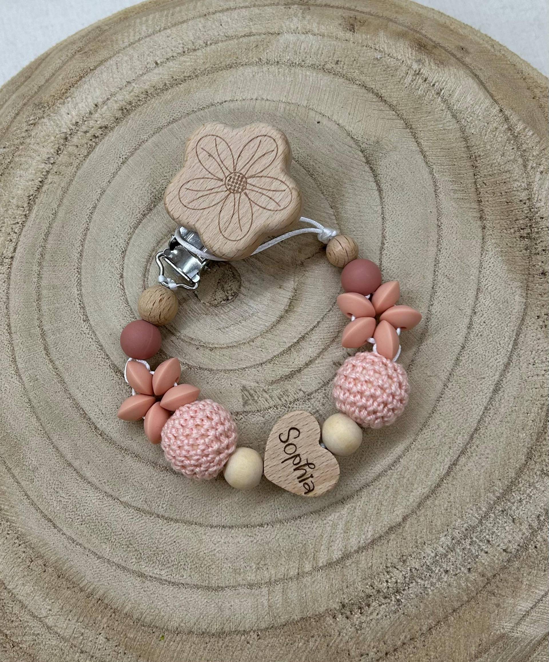 Schnullerkette Graviert Geschenk Taufe/Geburt Verschiedene Schriftarten Clips Schnullerkette Graviert Geschenk Taufe/Geburt Verschiedene Schriftarten Clips von Etsy - LemonandCocoa