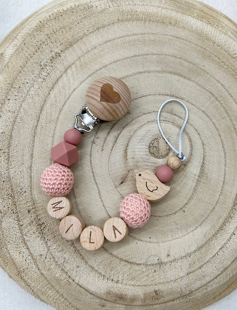 Schnullerkette Mit Namen Für Mädchen in Rosa | Personalisierte Babygeschenke Holz & Silikon Geschenk Zur Geburt Oder Taufe Handgemacht von Etsy - LemonandCocoa