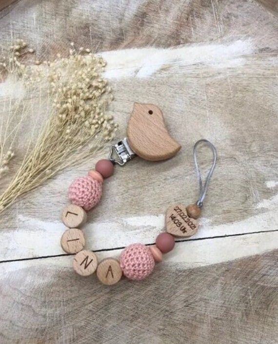 Schnullerkette Personalisiert Graviert Geschenk Taufe/Geburt Verschiedene Schriftarten Clips Schnullerkette Personalisiert Graviert Geschenk Taufe/Geburt Verschiedene Schriftarten Clips von Etsy - LemonandCocoa