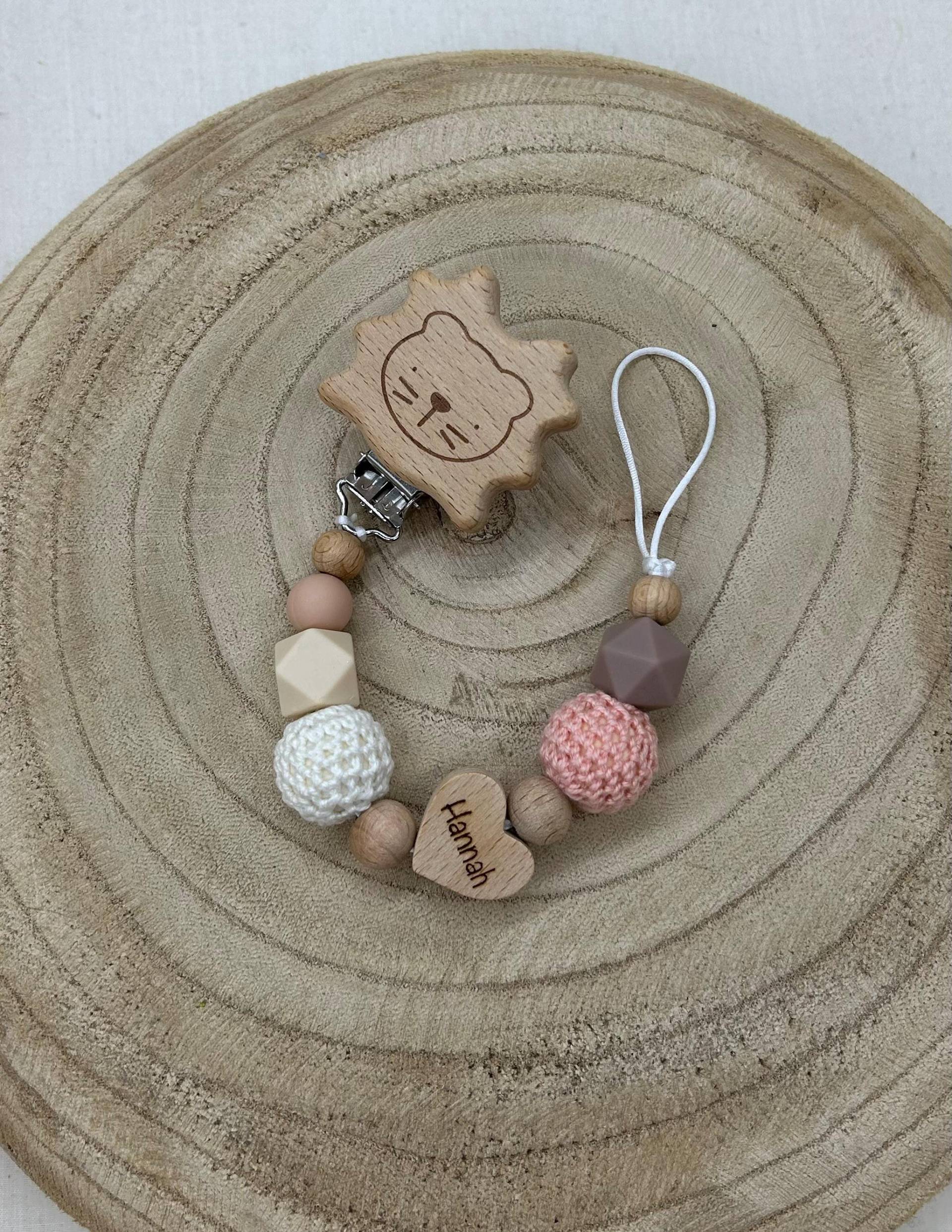 Schnullerkette Personalisiert Graviert Geschenk Taufe/Geburt Verschiedene Schriftarten Clips Schnullerkette Personalisiert Graviert Geschenk Taufe/Geburt Verschiedene Schriftarten Clips von Etsy - LemonandCocoa