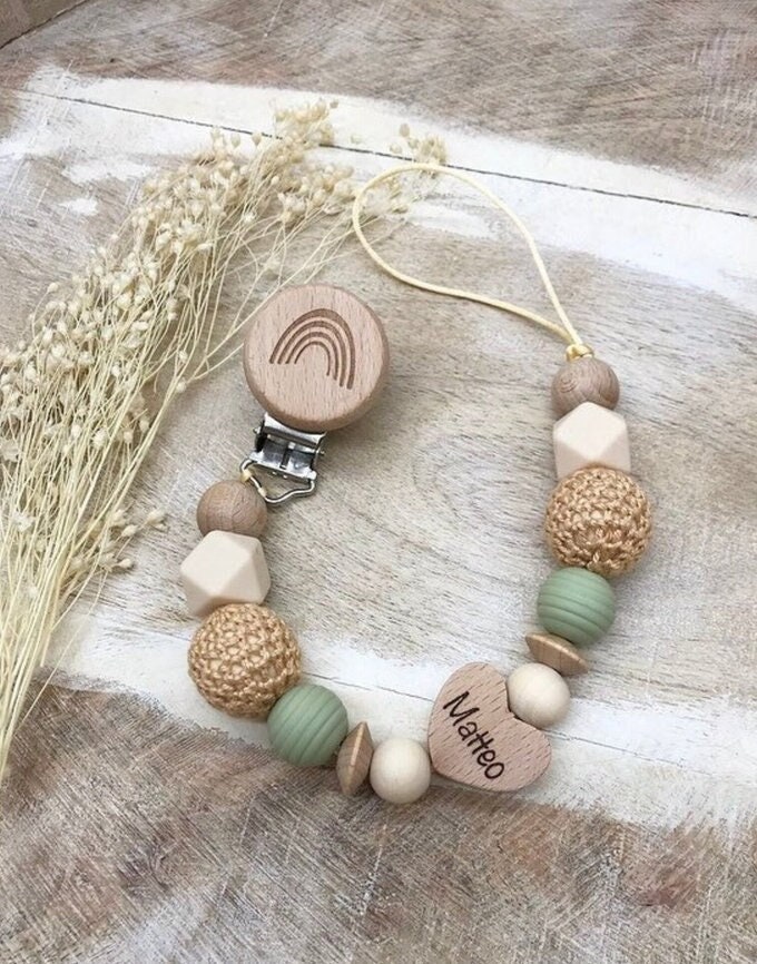 Schnullerkette Personalisiert Graviert Geschenk Taufe/Geburt Verschiedene Schriftarten Clips Schnullerkette Personalisiert Graviert Geschenk Taufe/Geburt Verschiedene Schriftarten Clips von Etsy - LemonandCocoa