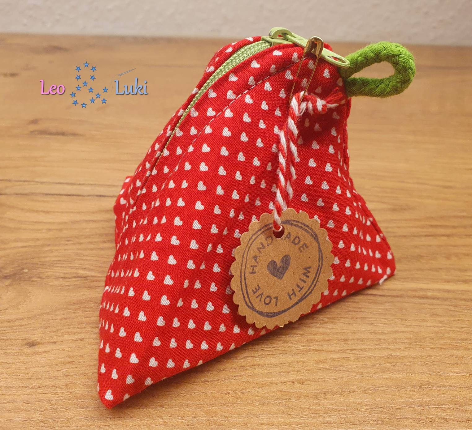 Schnullertasche - Pyramidentasche Herzen Schnullertasche - Pyramidentasche Herzen von Etsy - LeoUndLuki