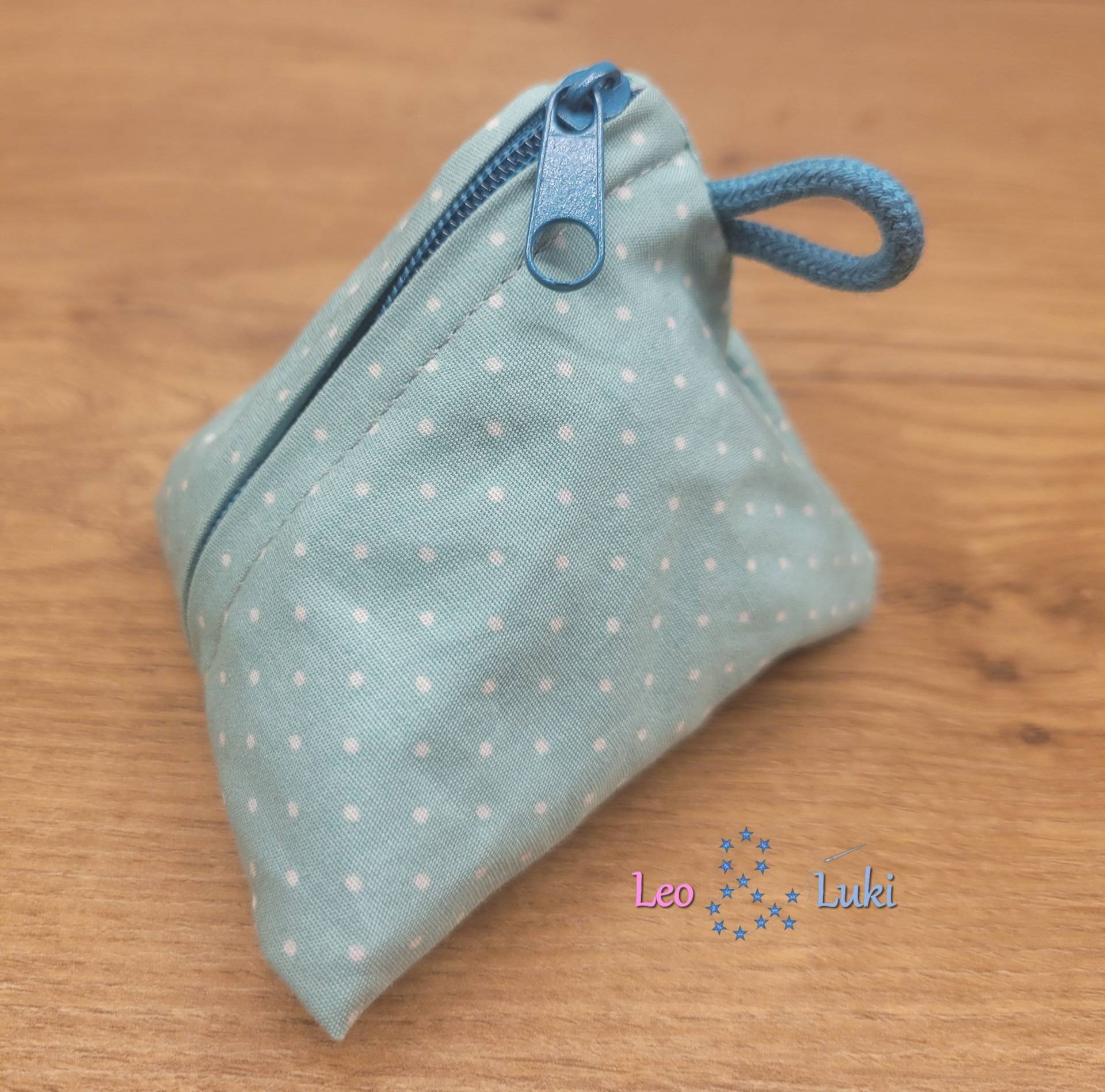 Schnullertasche - Pyramidentasche Punkte Schnullertasche - Pyramidentasche Punkte von Etsy - LeoUndLuki