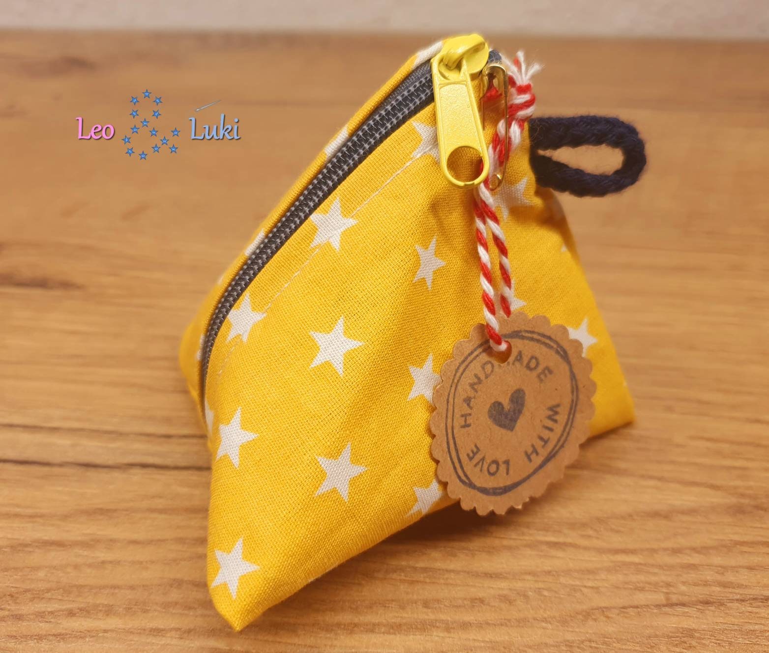 Schnullertasche - Pyramidentasche Sterne Schnullertasche - Pyramidentasche Sterne von Etsy - LeoUndLuki