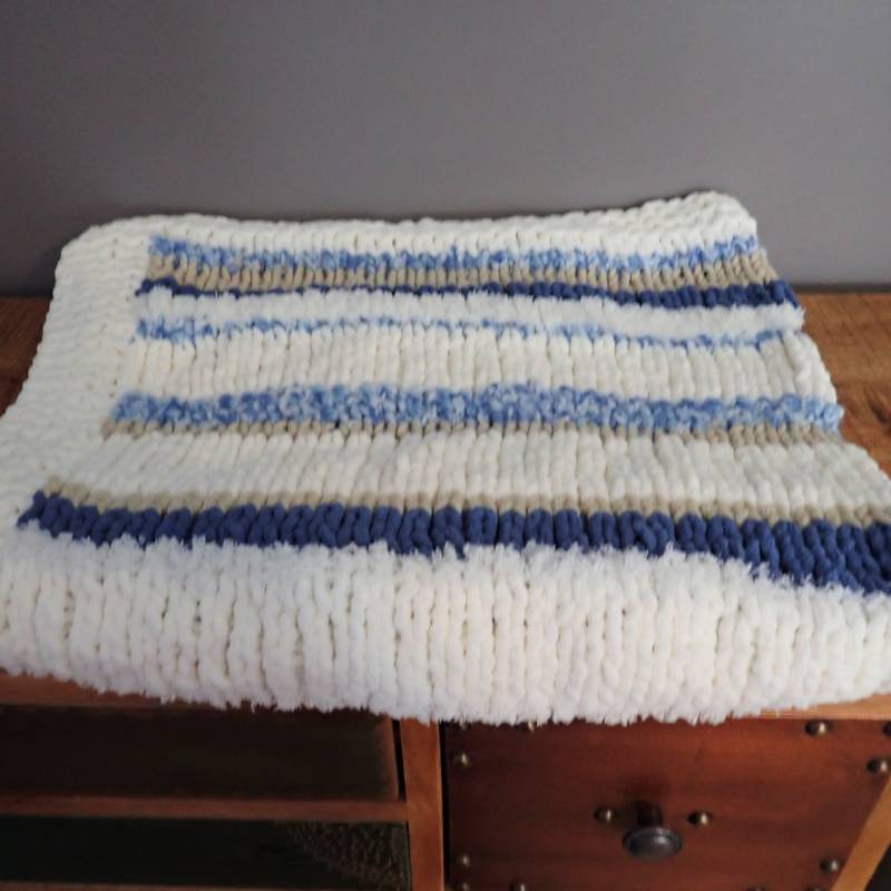 Handgefertigte Babydecke, Babygeschenk, Duschgeschenk, Decke 19055, Versandfertig von Etsy - LesCreationsManon