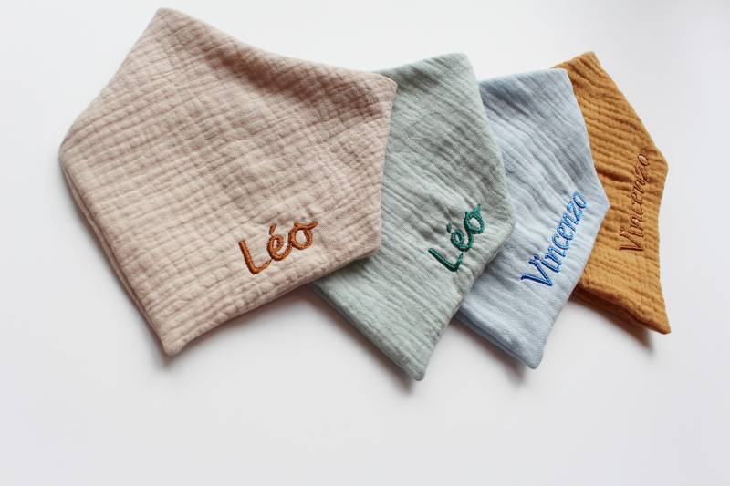 Personalisiertes Besticktes Lätzchen, Ideales Geburtsgeschenk Für Jungen Oder Mädchen von Etsy - Lesamisdebebe