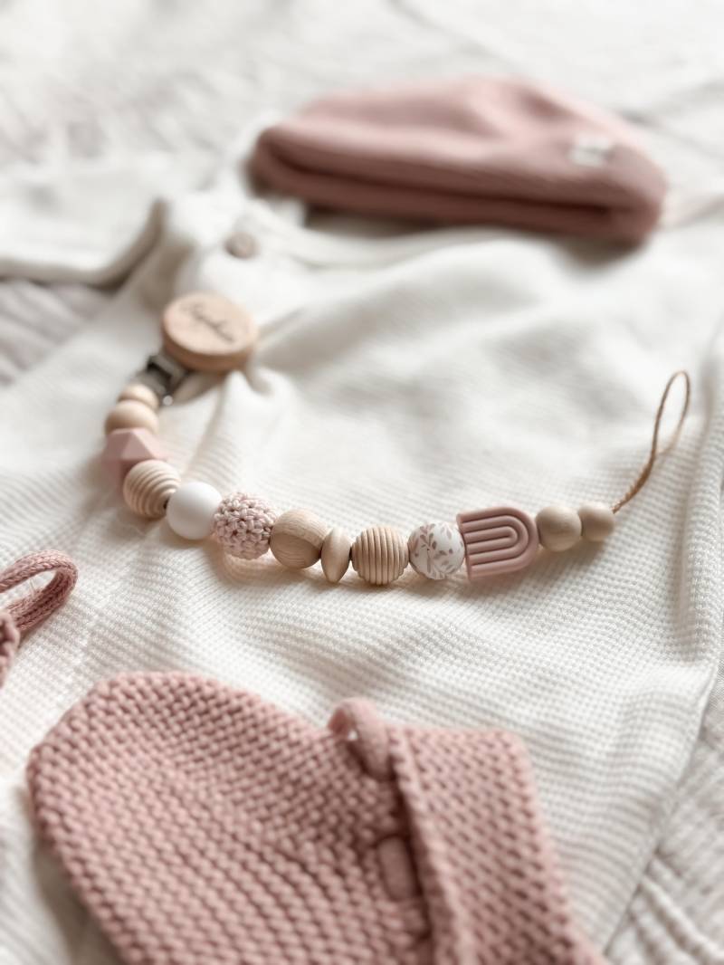 Geschenke Zur Geburt Und Taufe - Schnullerkette Mit Namen Personalisiert Mädchen Hell Rosa Regenbogen Geschenke Zur Geburt Und Taufe - Schnullerkette Mit Namen Personalisiert Mädchen Hell Rosa Regenbogen von Etsy - LeukkStudio