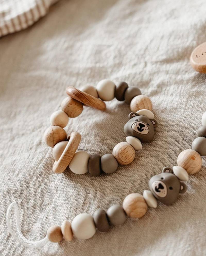 Greifling - Beige Bär Junge Geschenk von Etsy - LeukkStudio