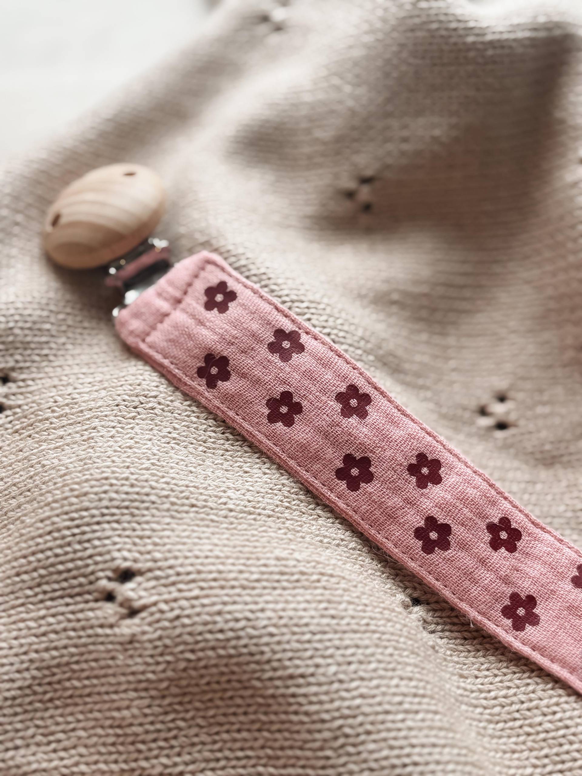 Schnullerkette Aus Musselin Stoff - Mit Blumen Motiv Geschenk Zur Geburt von Etsy - LeukkStudio