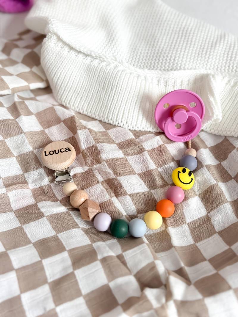 Schnullerkette - Bunte Farben Mit Smiley Gelb- Geschenke Zur Geburt Und Taufe Personalisiert von Etsy - LeukkStudio