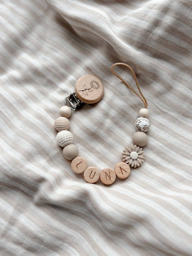Schnullerkette Mit Namen - Personalisiert Blume Beige Geschenke Zur Geburt Und Taufe Schnullerkette Mit Namen - Personalisiert Blume Beige Geschenke Zur Geburt Und Taufe von Etsy - LeukkStudio
