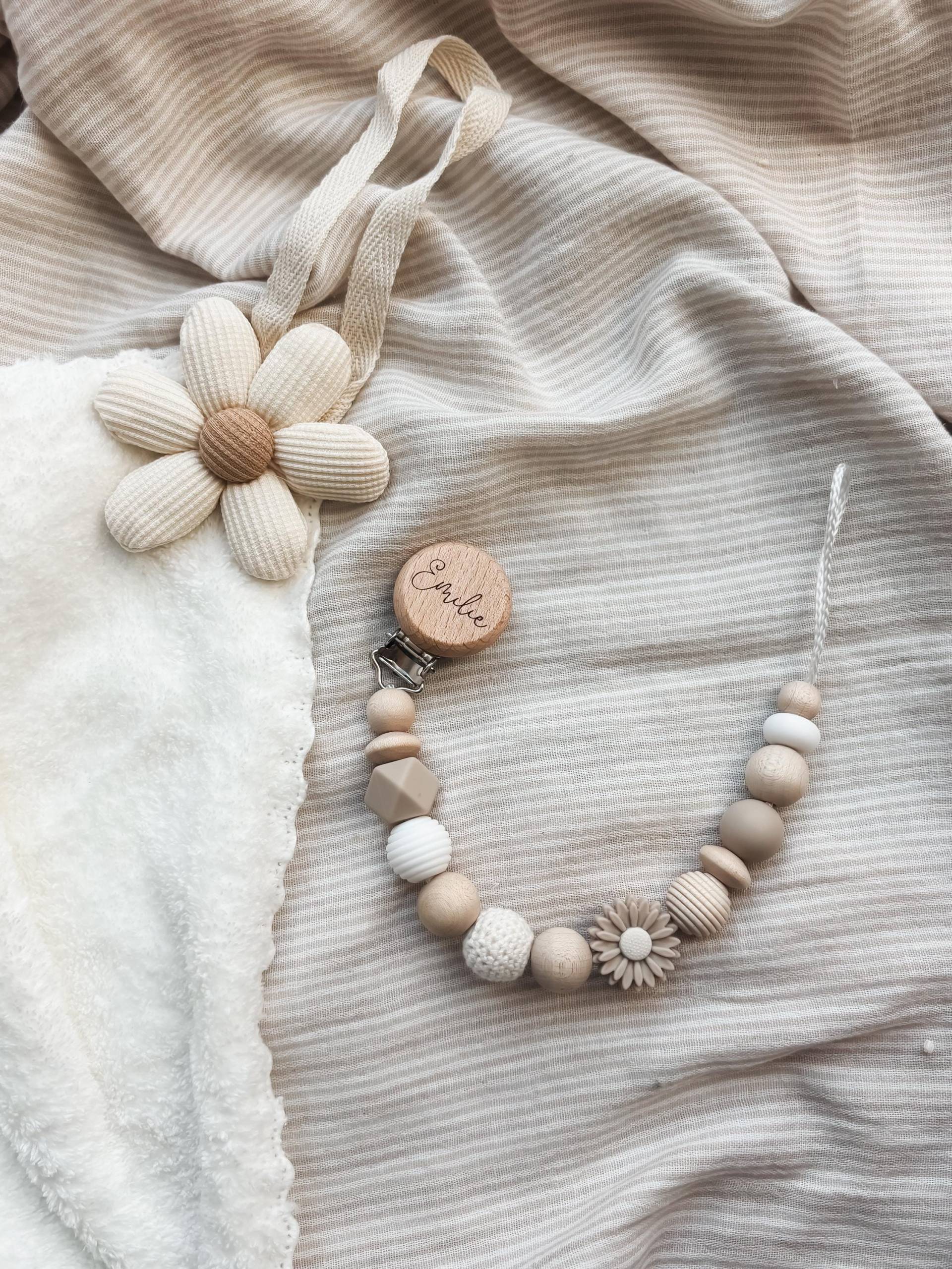 Schnullerkette Mit Namen - Personalisiert Blume Beige Geschenke Zur Geburt Und Taufe von Etsy - LeukkStudio