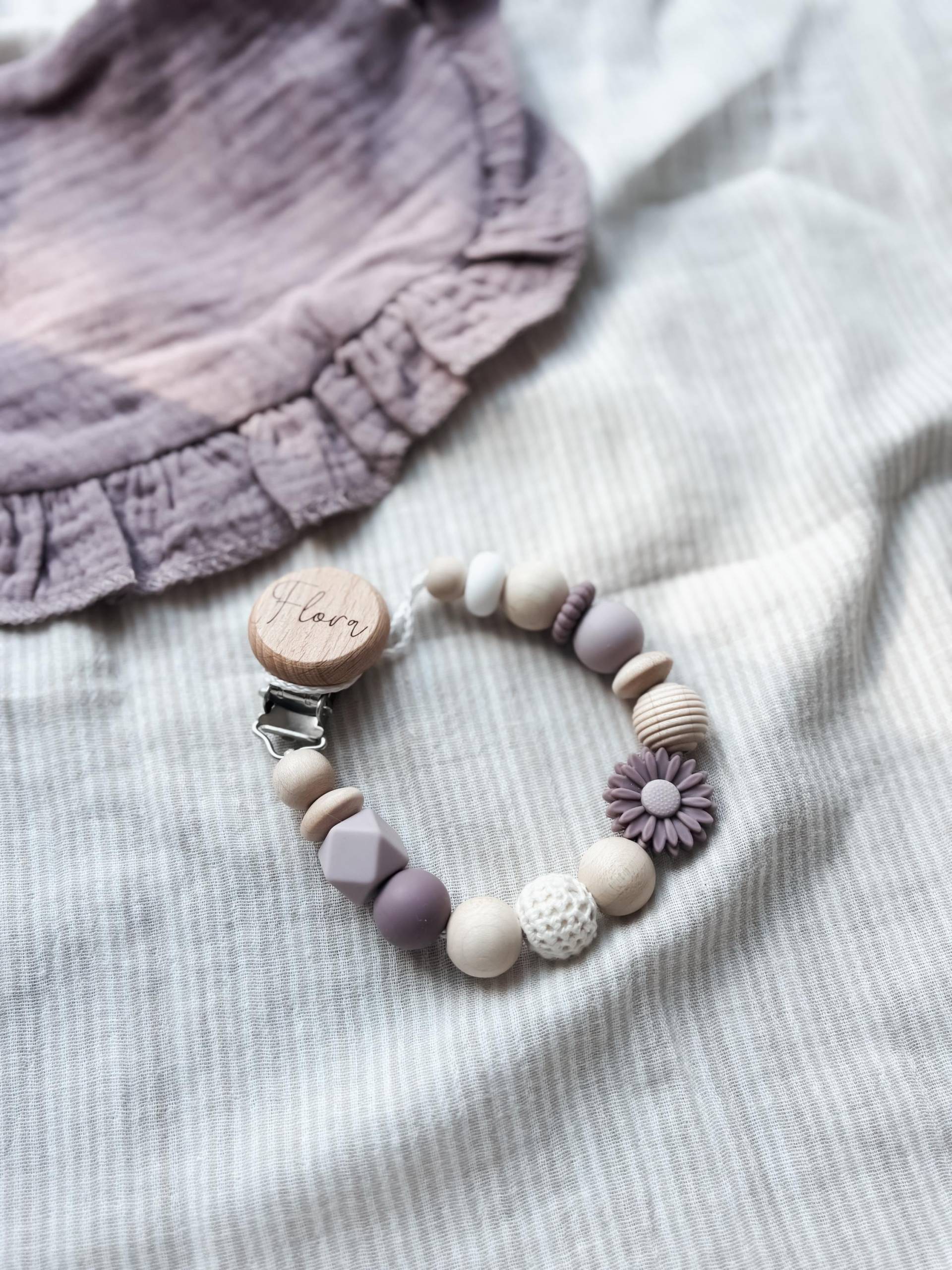 Schnullerkette Mit Namen Personalisiert - Blume Lila Flieder Geschenk Geburt von Etsy - LeukkStudio
