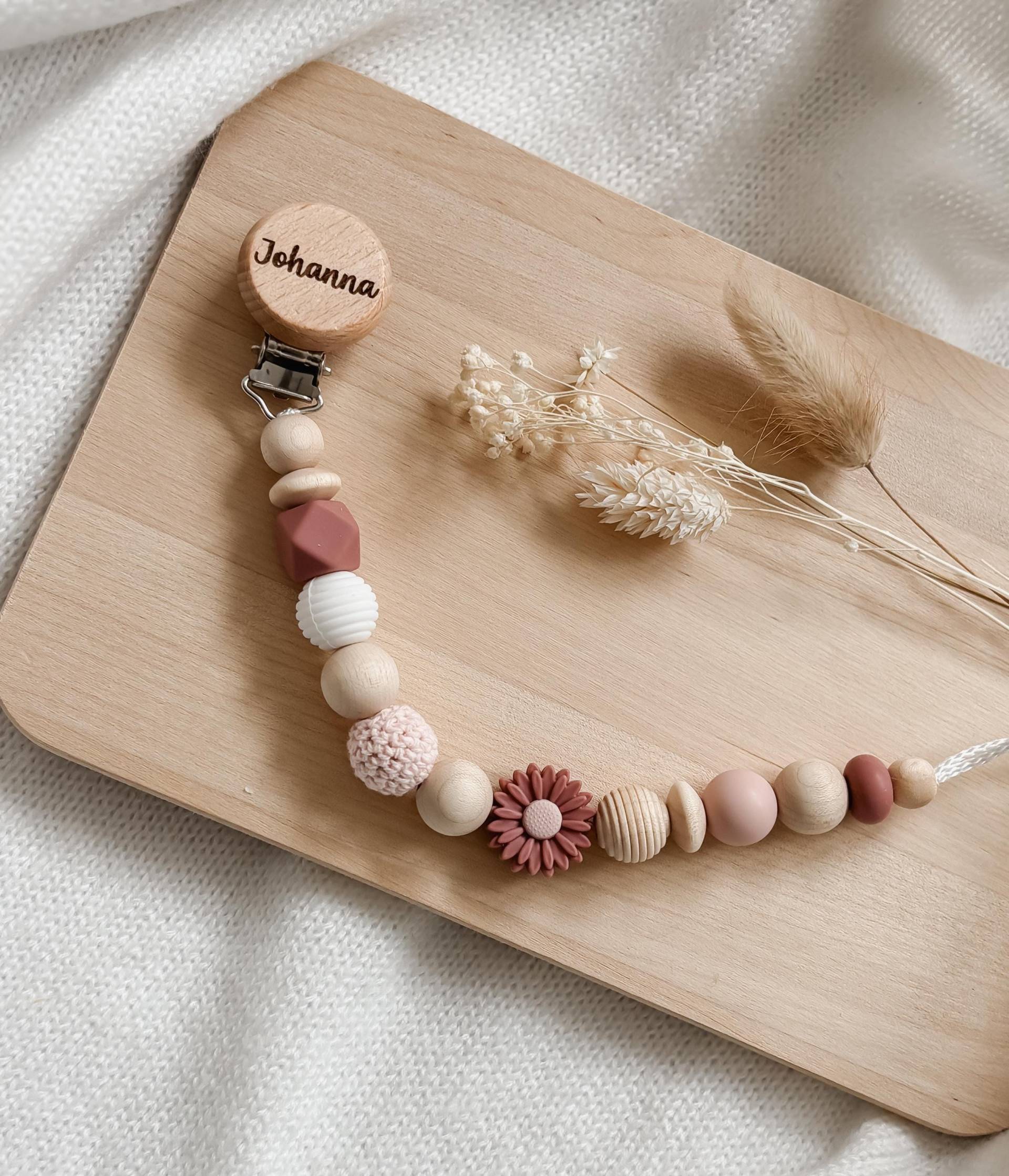 Schnullerkette Mit Namen Personalisiert - Blume Rouge Geschenk Geburt von Etsy - LeukkStudio