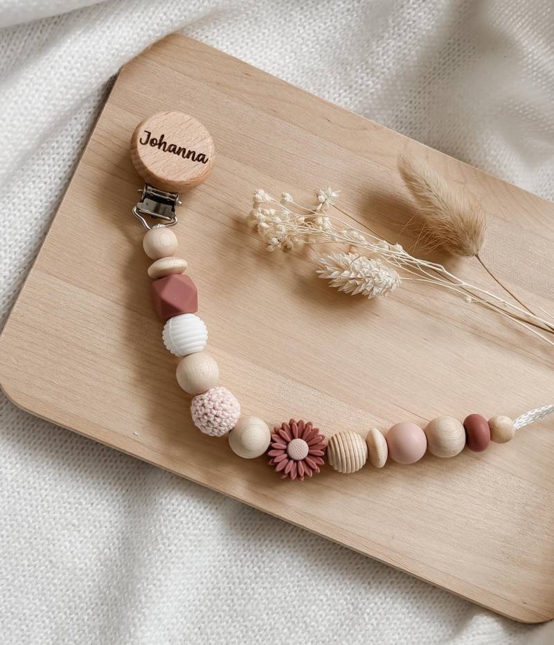 Schnullerkette Mit Namen Personalisiert - Blume Rouge Geschenk Geburt von Etsy - LeukkStudio