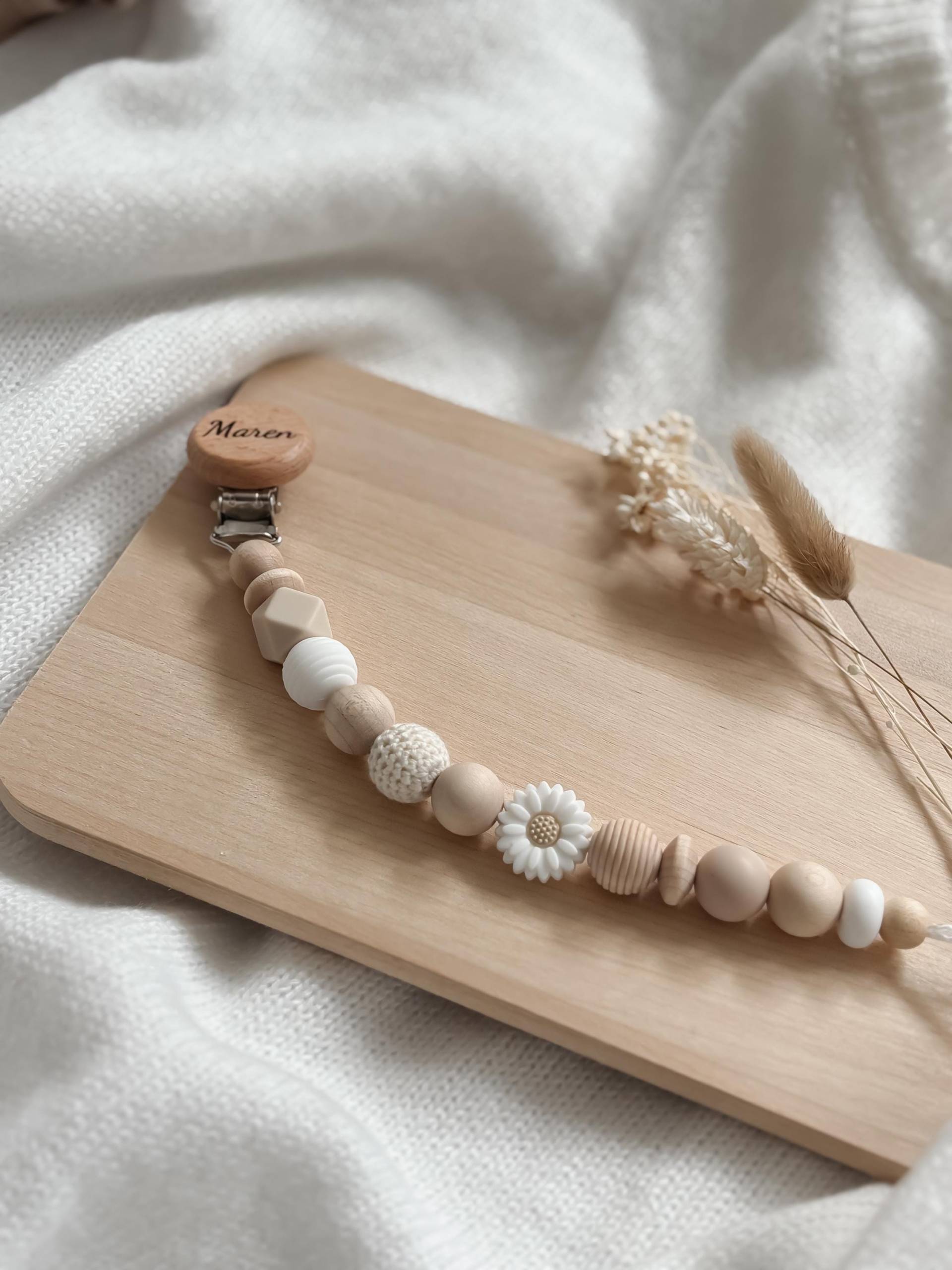 Schnullerkette Mit Namen Personalisiert - Blume Weiß Geschenk Geburt von Etsy - LeukkStudio