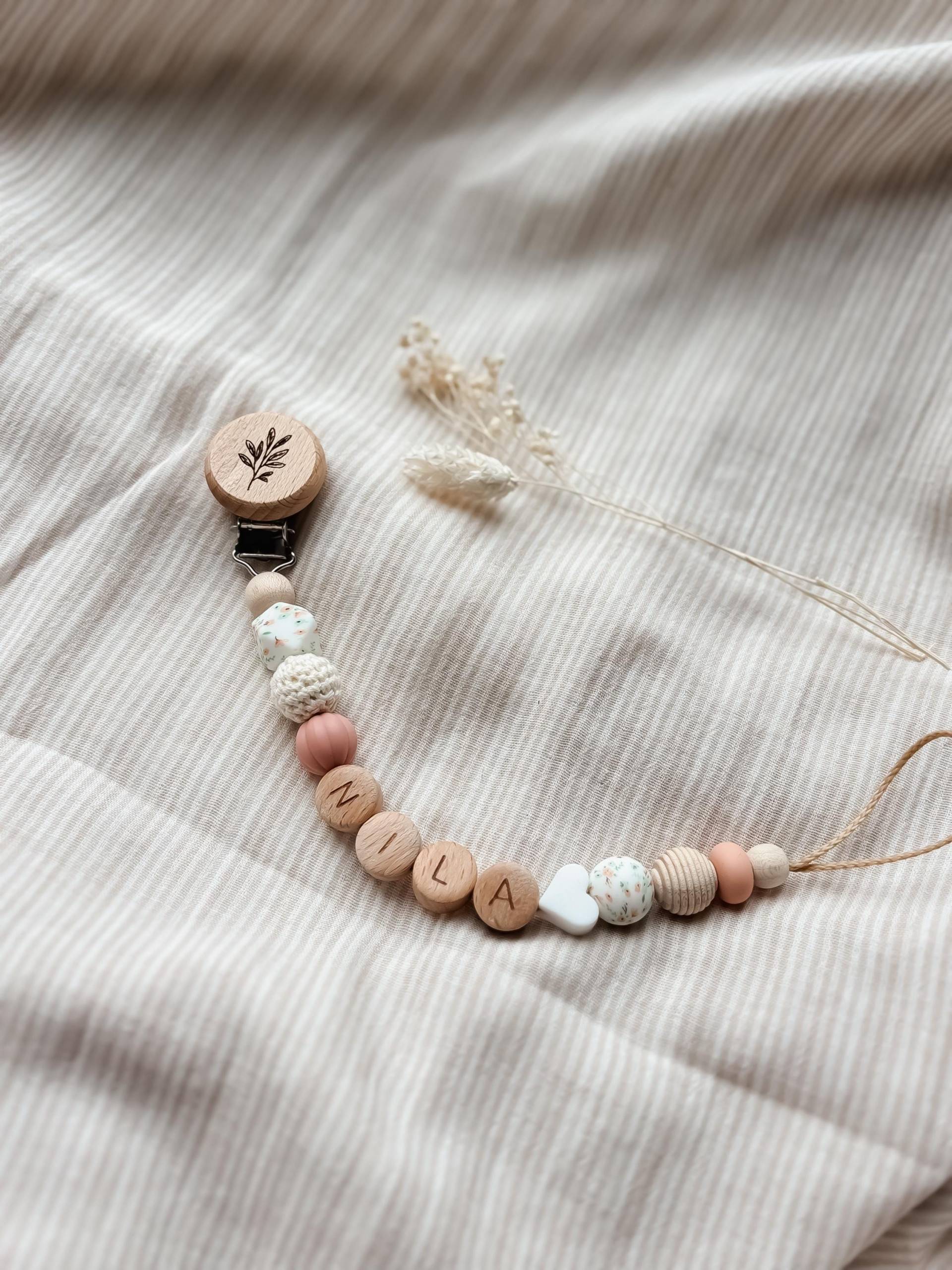Schnullerkette Mit Namen Personalisiert - Buchstabenperlen Blumig Geschenk Geburt Taufe von Etsy - LeukkStudio
