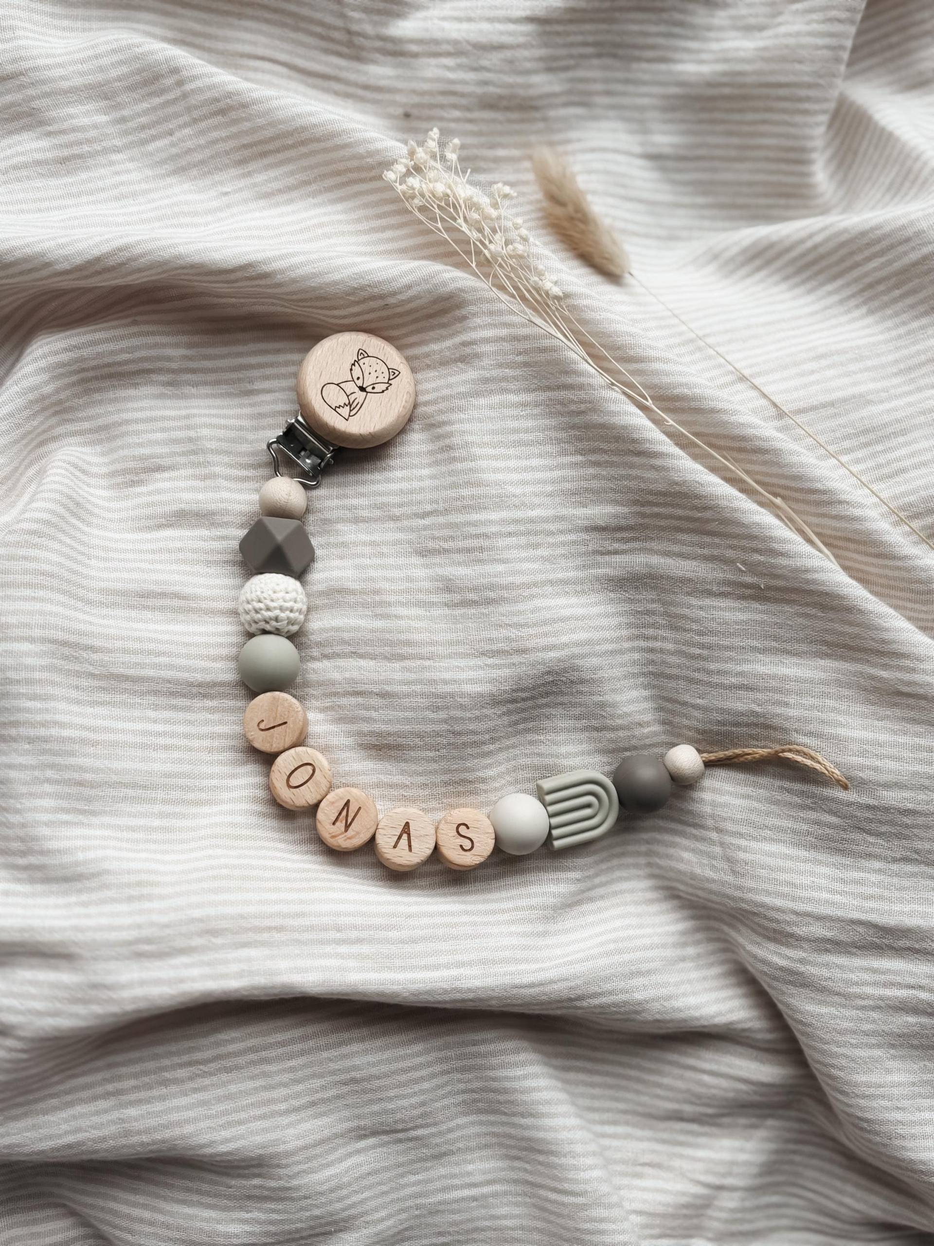 Schnullerkette Mit Namen - Personalisiert Buchstabenperlen Grün Grau Regenbogen Geschenke Zur Geburt Und Taufe von Etsy - LeukkStudio