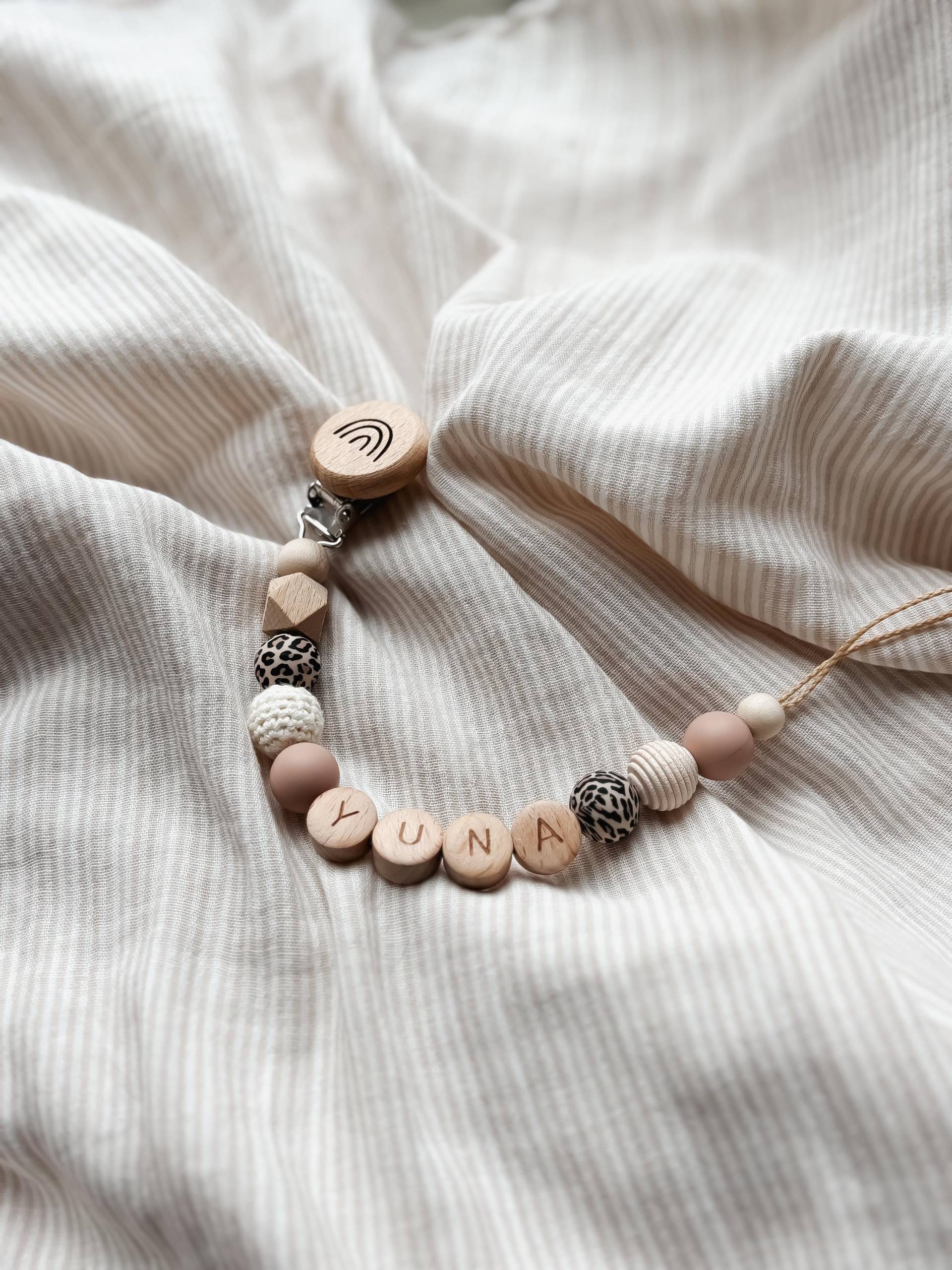 Schnullerkette Mit Namen - Personalisiert Buchstabenperlen Leoparden Muster Geschenke Zur Geburt Und Taufe von Etsy - LeukkStudio