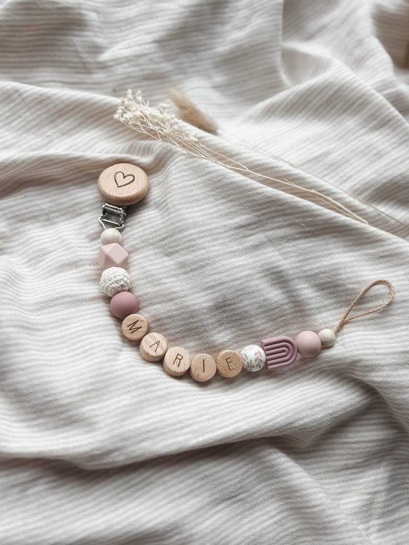Schnullerkette Mit Namen - Personalisiert Buchstabenperlen Regenbogen Rosa/Pink Geschenke Zur Geburt Und Taufe Schnullerkette Mit Namen - Personalisiert Buchstabenperlen Regenbogen Rosa/Pink Geschenke Zur Geburt Und Taufe von Etsy - LeukkStudio