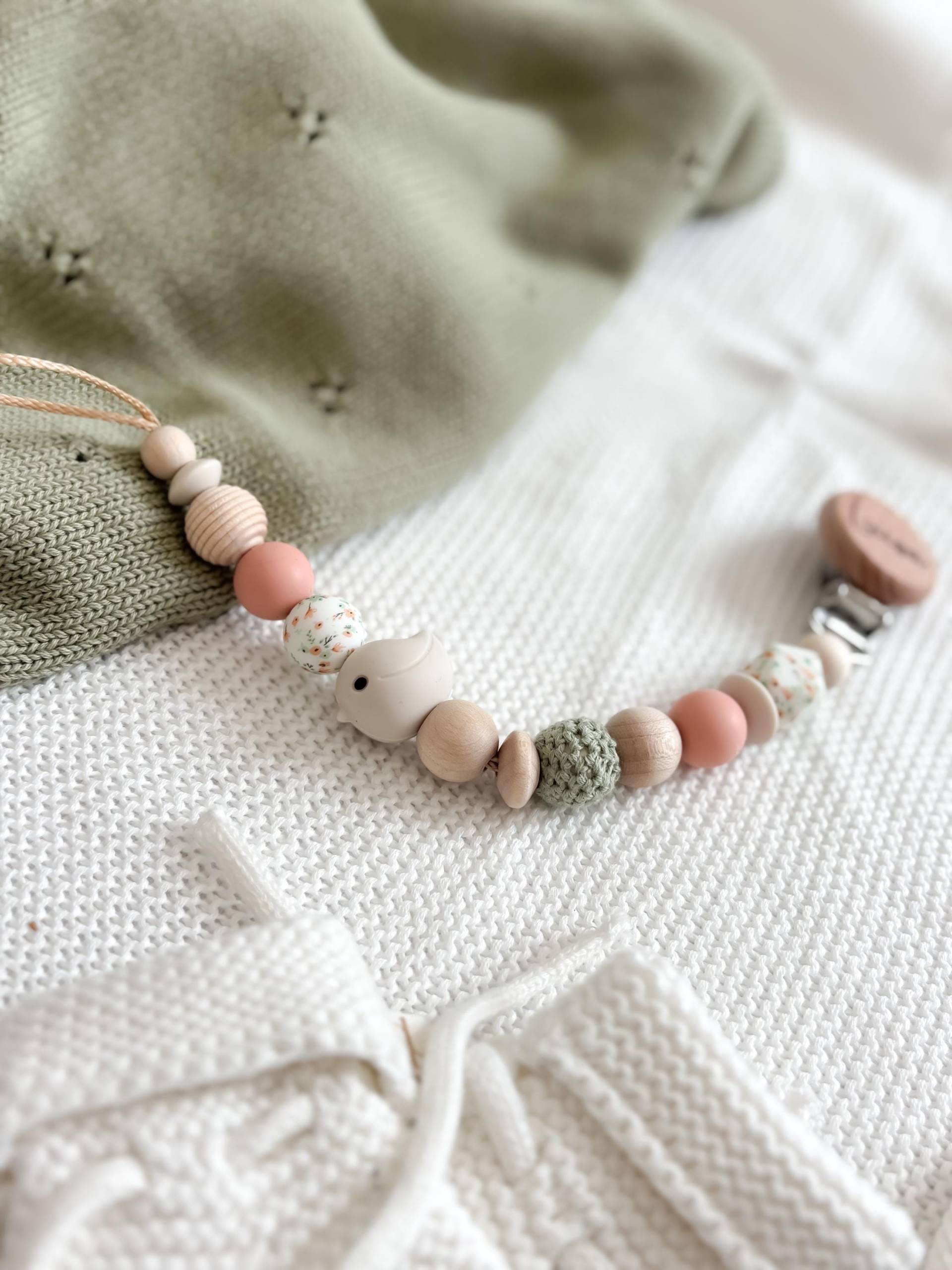 Schnullerkette Mit Namen Personalisiert Für Mädchen Vogel in Blush Salbei Grüne Details Als Geschenk Zur Geburt Oder Taufe von Etsy - LeukkStudio