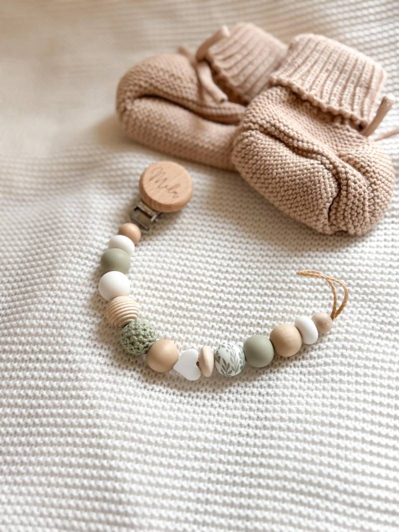 Schnullerkette Mit Namen - Personalisiert Herz Weiß/Grün Geschenke Zur Geburt Und Taufe von Etsy - LeukkStudio