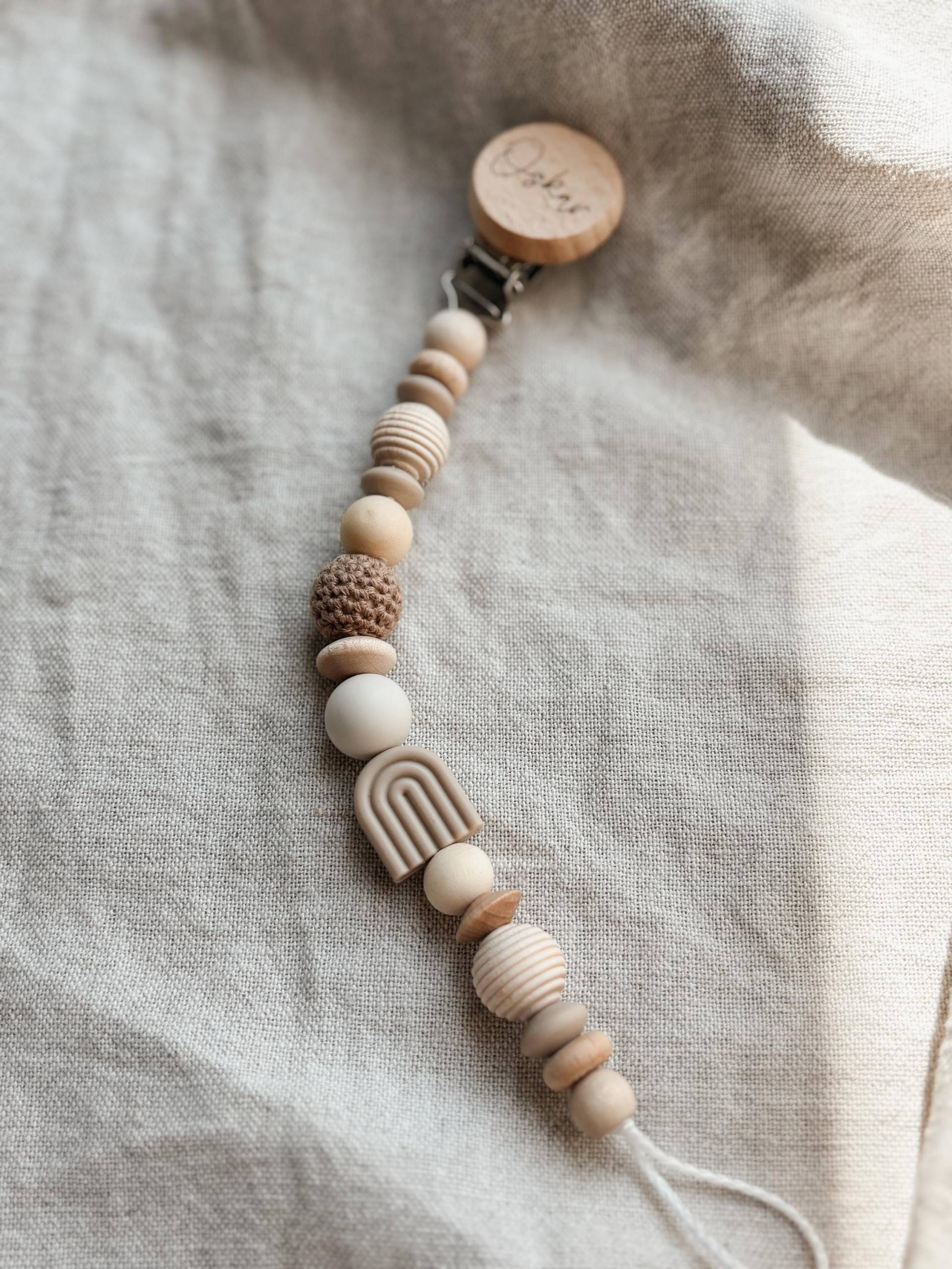 Schnullerkette Mit Namen Personalisiert - Junge Beige Regenbogen Geschenk von Etsy - LeukkStudio