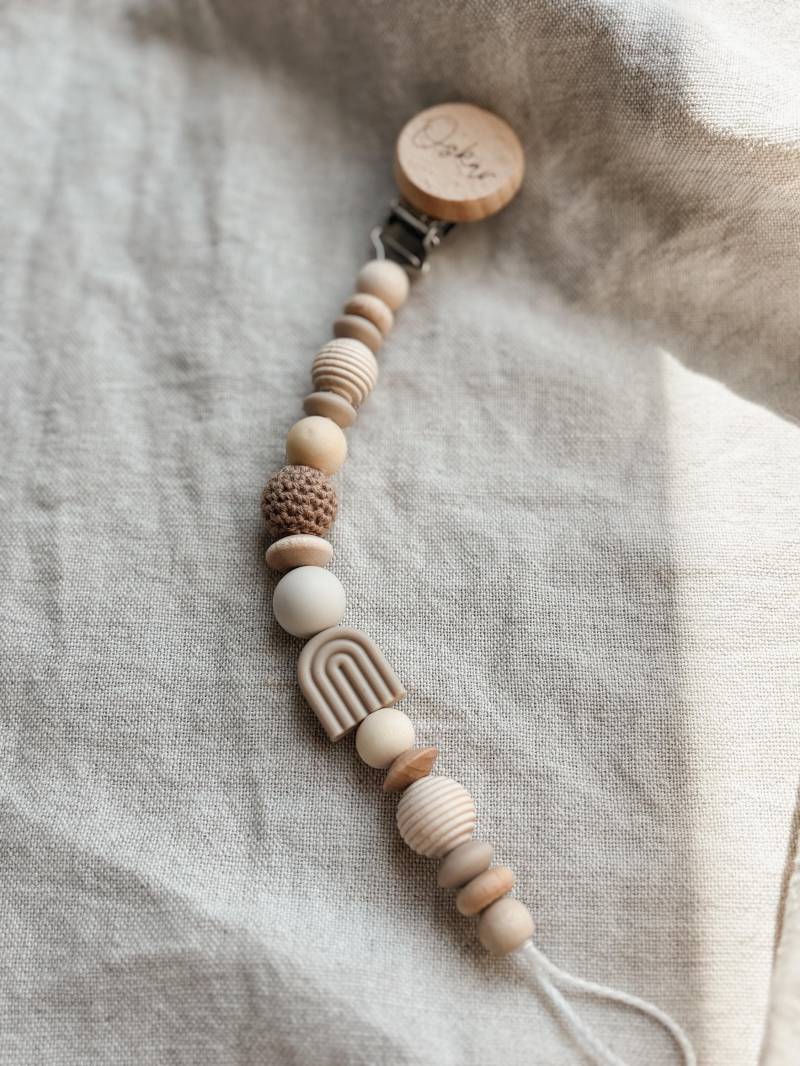 Schnullerkette Mit Namen Personalisiert - Junge Beige Regenbogen Geschenk von Etsy - LeukkStudio