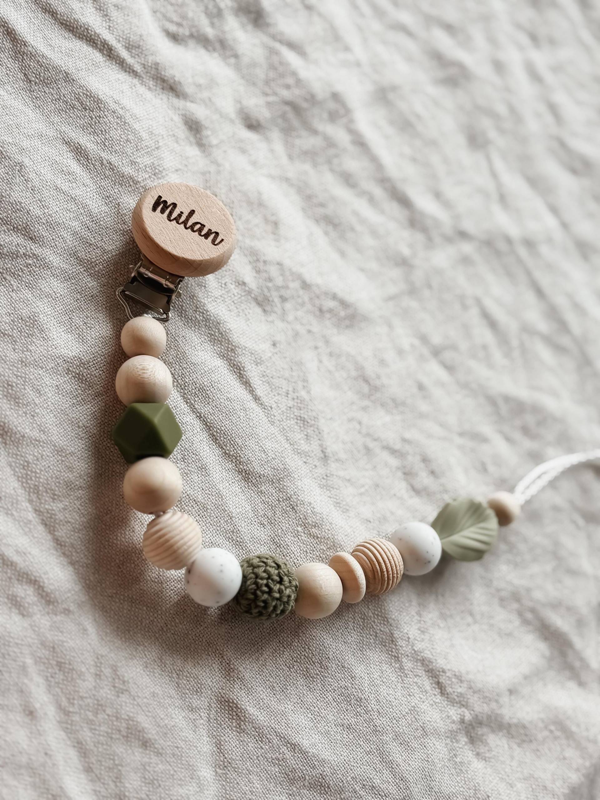 Schnullerkette Mit Namen Personalisiert - Junge Grün Blätter- Geschenk Geburt von Etsy - LeukkStudio