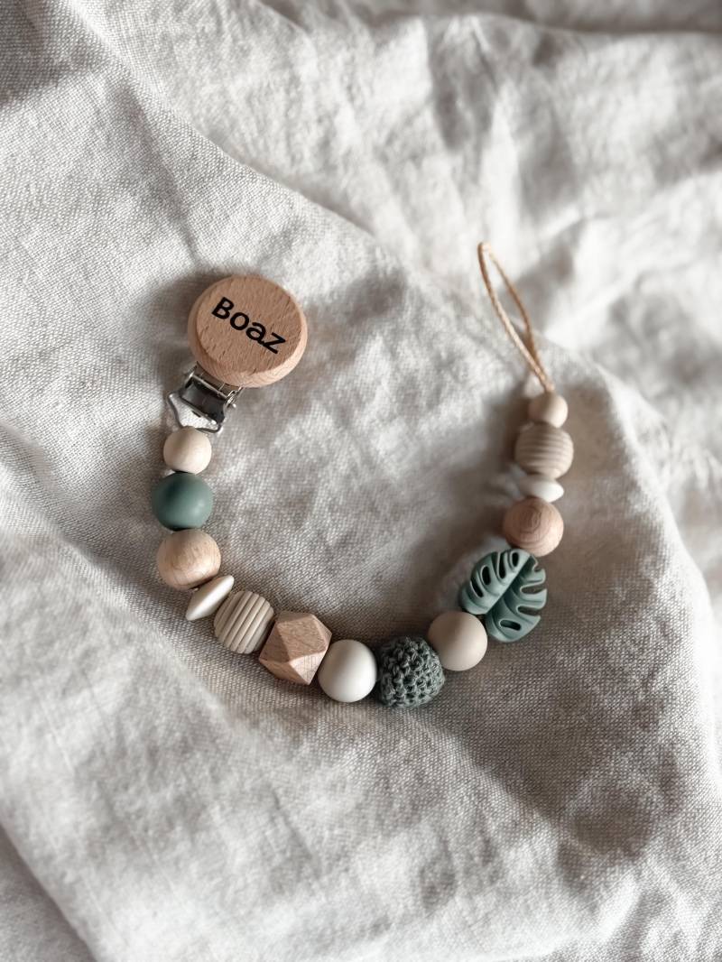 Schnullerkette Mit Namen - Personalisiert Junge Grün Blatt Geschenke Zur Geburt Und Taufe Schnullerkette Mit Namen - Personalisiert Junge Grün Blatt Geschenke Zur Geburt Und Taufe von Etsy - LeukkStudio