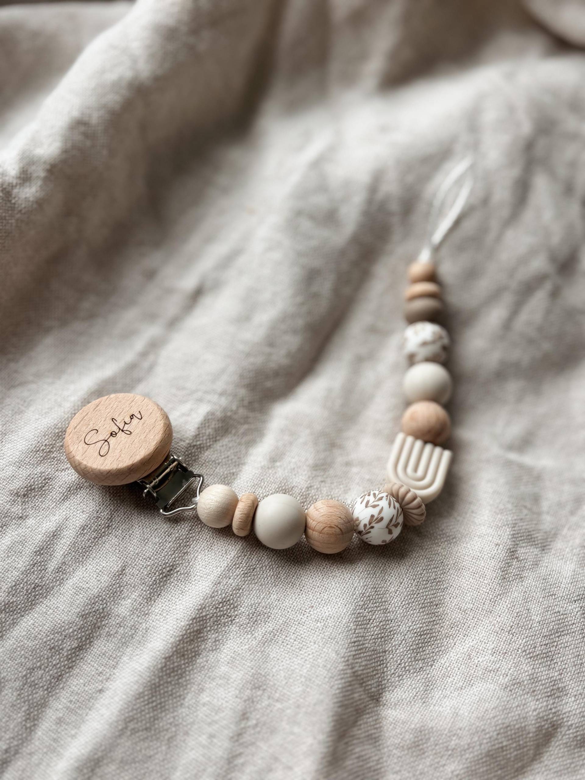 Schnullerkette Mit Namen Personalisiert - Regenbogen Beige Geschenk Geburt von Etsy - LeukkStudio