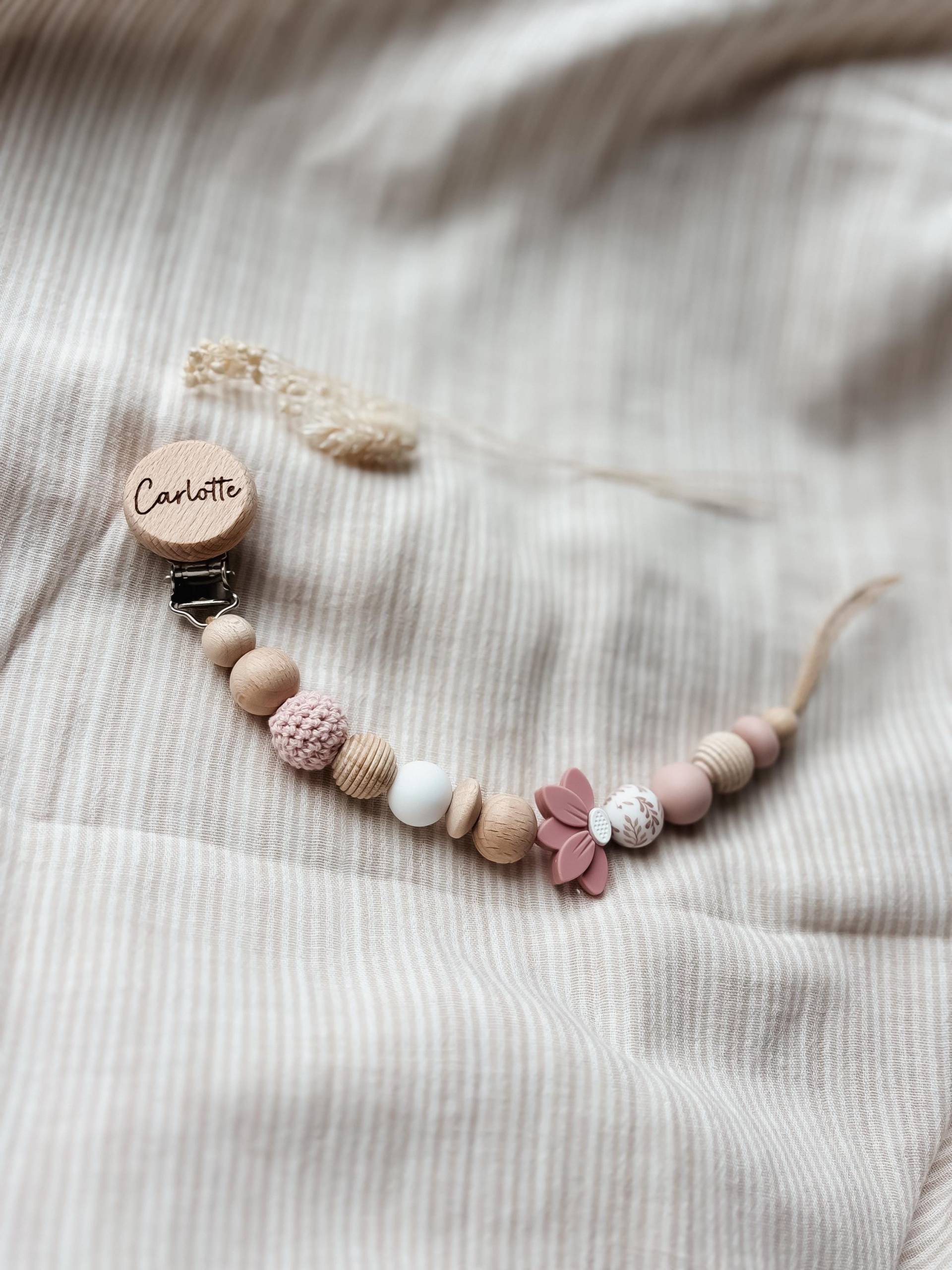 Schnullerkette Mit Namen Personalisiert - Rosa Blume Mädchen -Geschenk Zur Geburt von Etsy - LeukkStudio
