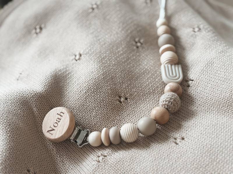 Schnullerkette Mit Namen Personalisiert - Unisex Beige Regenbogen Geschenk von Etsy - LeukkStudio