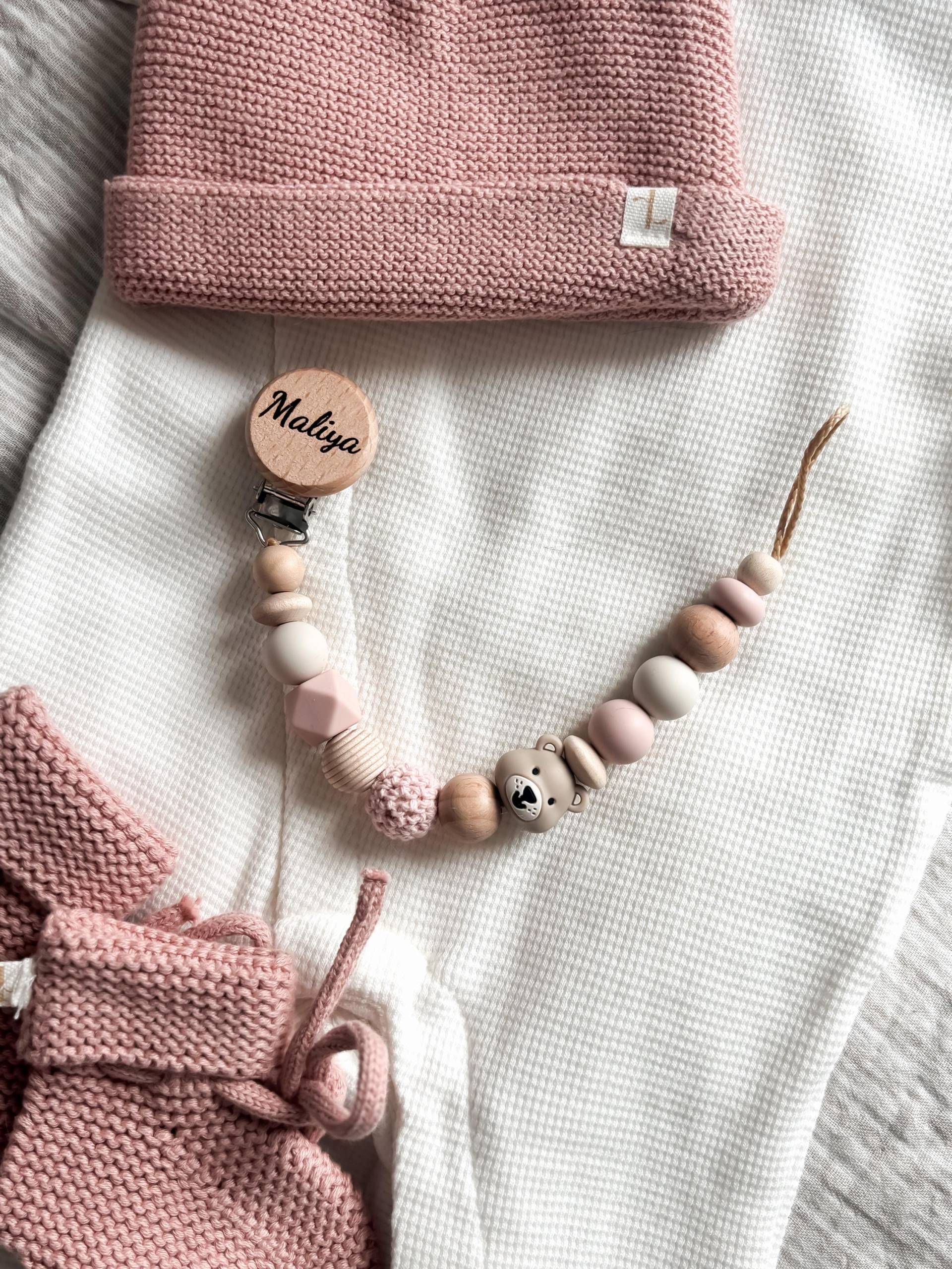 Schnullerkette Mit Namen Personalisiert in Rosa Bär Für Mädchen Als Geschenk Zur Geburt Oder Taufe von Etsy - LeukkStudio