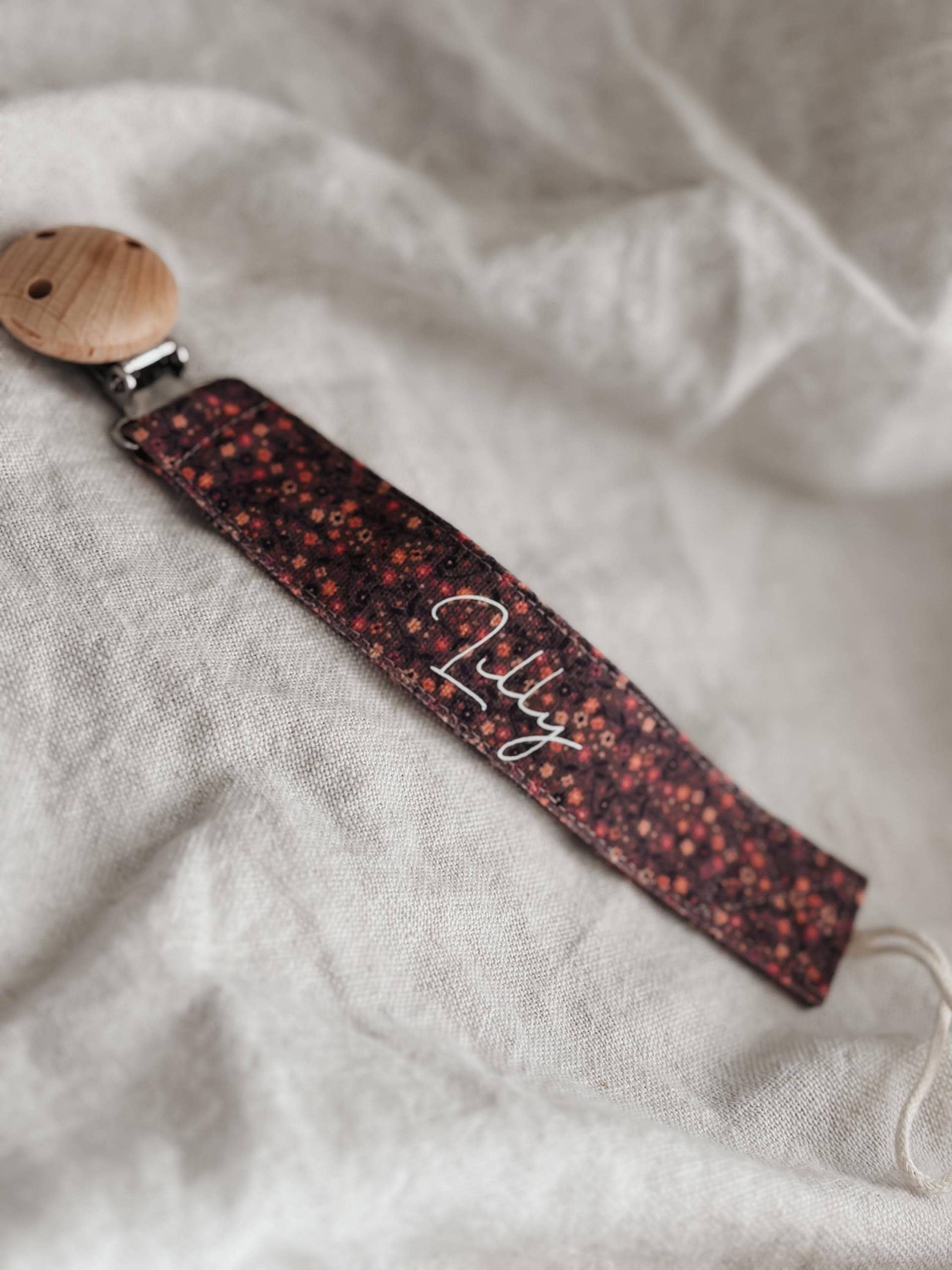 Schnullerkette Personalisiert Aus Stoff - Blumen Mit Name Geschenk von Etsy - LeukkStudio