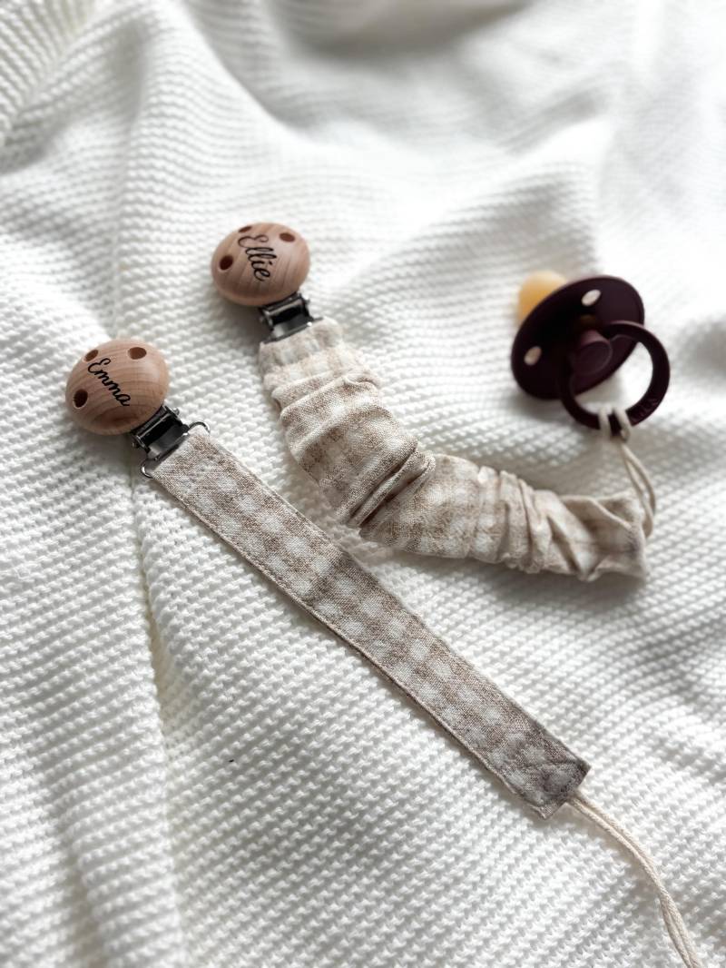 Schnullerkette Personalisiert Aus Stoff Mit Karomuster in Beige - Geschenke Zur Geburt Oder Taufe von Etsy - LeukkStudio
