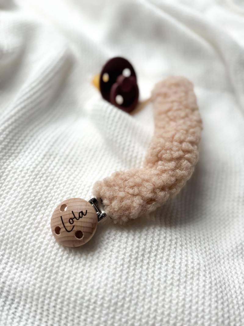 Schnullerkette Personalisiert Aus Teddystoff in Beige - Geschenke Zur Geburt Oder Taufe von Etsy - LeukkStudio
