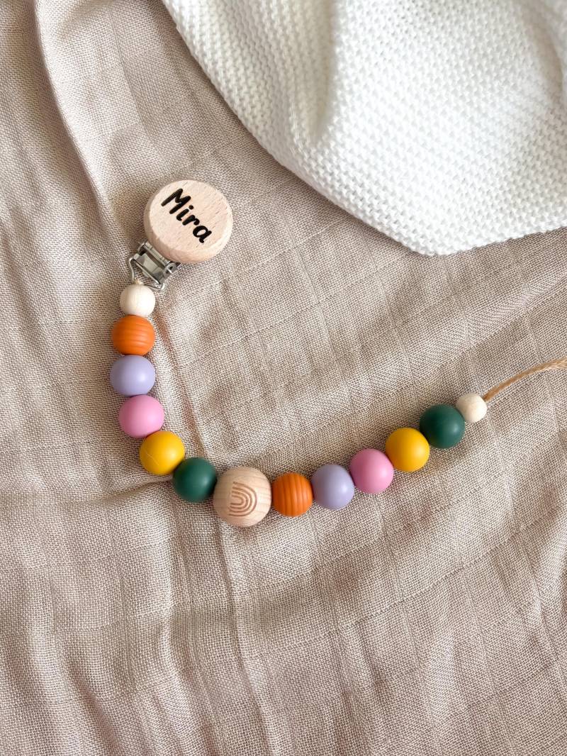 Schnullerkette Mit Namen- Personalisiert - Bunte Farben- Regenbogen Gravur Geschenk Geburt Taufe Schnullerkette Mit Namen- Personalisiert - Bunte Farben- Regenbogen Gravur Geschenk Geburt Taufe von Etsy - LeukkStudio