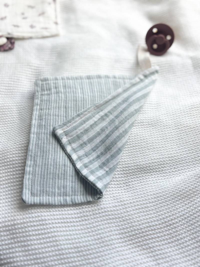 Schnullertuch Aus Musselinstoff - Geschenk Zur Geburt/Taufe Für Jungs Schnuffeltuch Streifen Blau von Etsy - LeukkStudio
