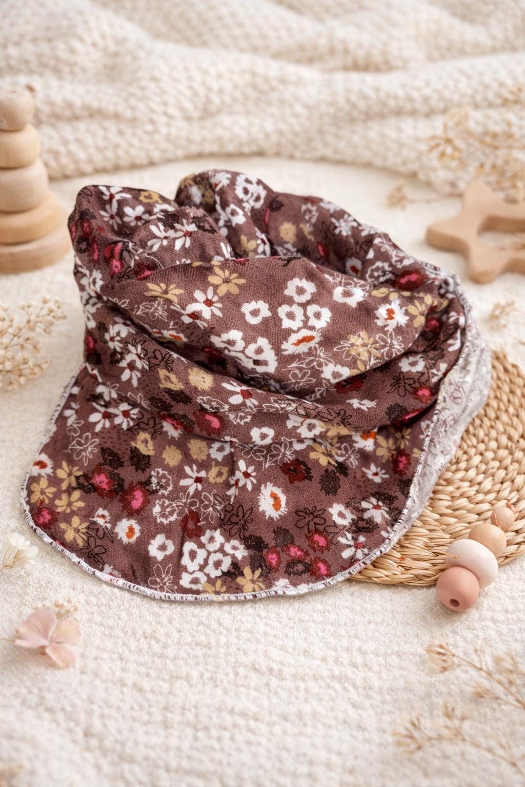 Musselin Halstuch Baby | 57x60 cm Weiches Spucktuch Mit Blumen Handmade Babyaccessoire von Etsy - LeunikatKreationen