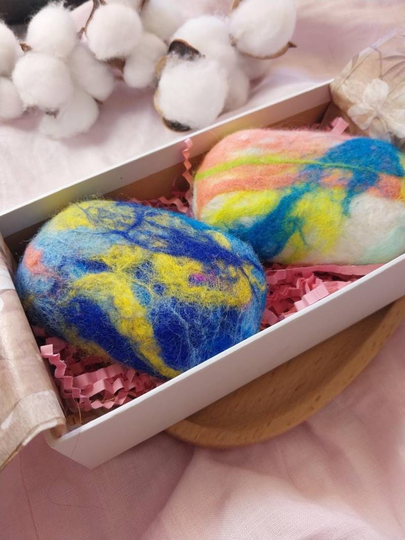 Filzseife Set 2 Stück - Handgemachte Naturseifen Im Filz, Geschenkbox, Nachhaltiges Wellness Geschenk Filzseife Set 2 Stück - Handgemachte Naturseifen Im Filz, Geschenkbox, Nachhaltiges Wellness Geschenk von Etsy - LibelleLaden