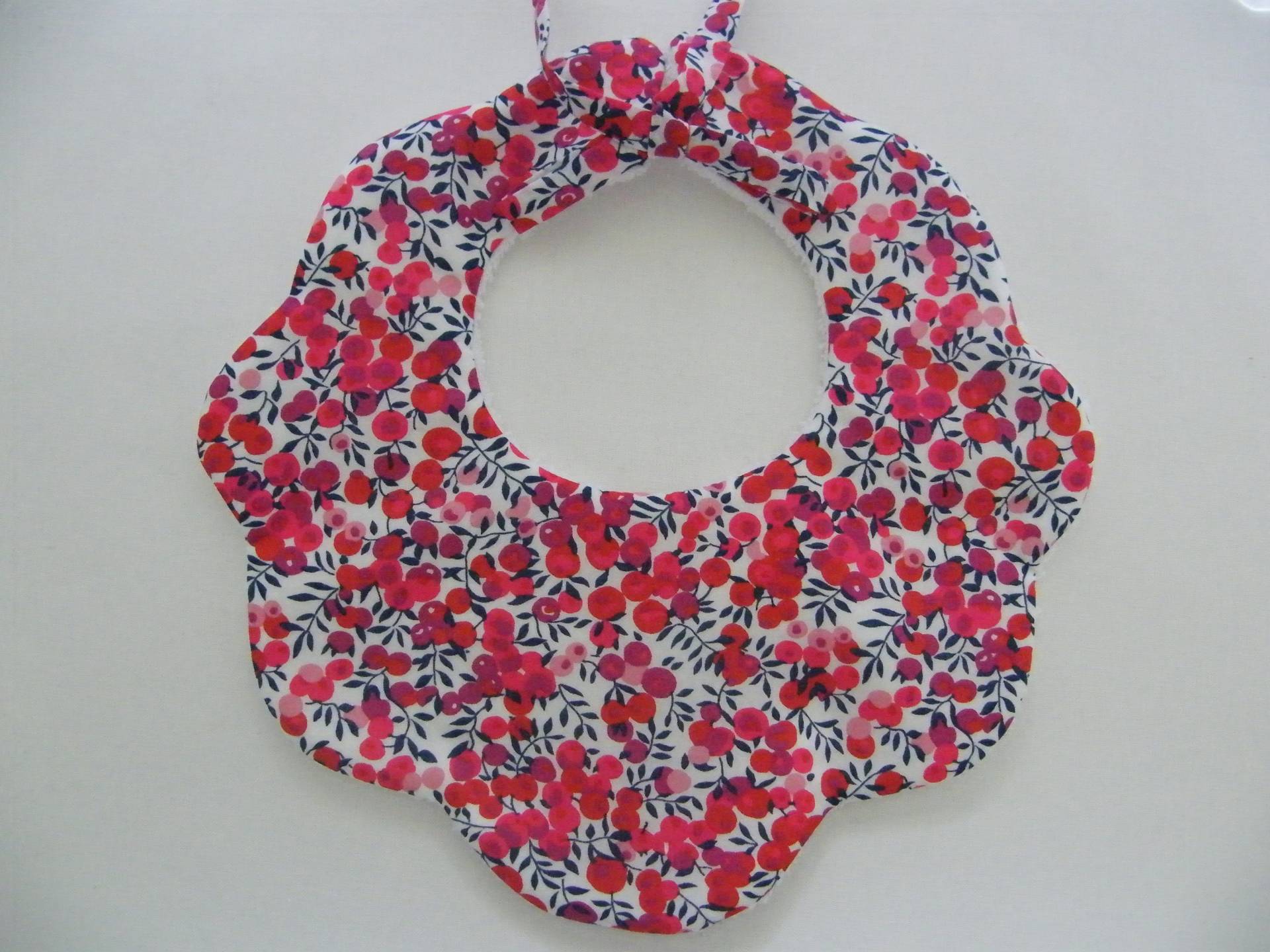 Blume Liberty Betsy Wiltshire Festoon Red Lätzchen, Spielzeug Garten & Baumwolle Schwamm Intirable 3/6/9/12/18 Monate Auswählen von Etsy - LibertyCompagnie