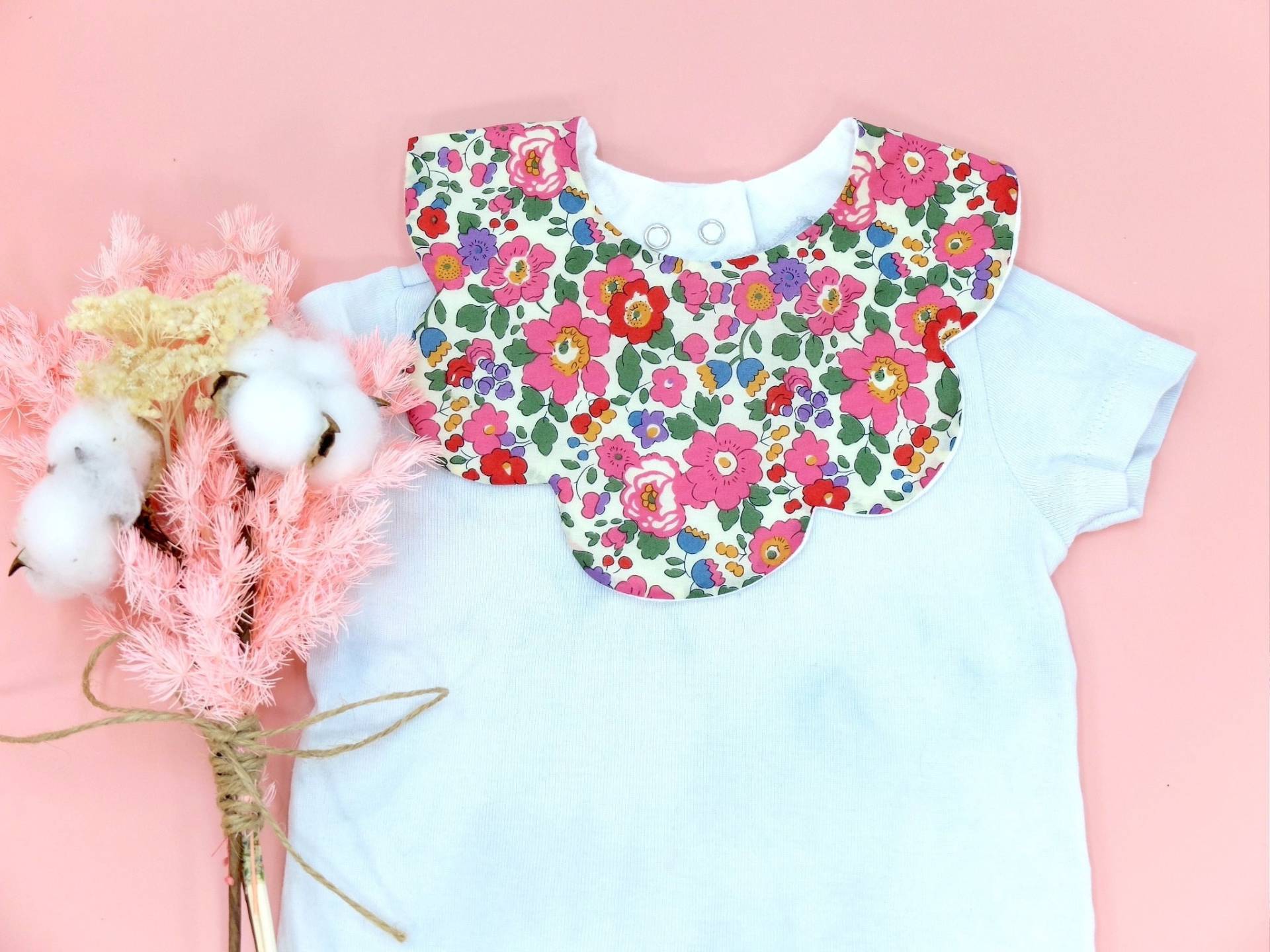 Blumen Baby Mädchen Lätzchen, Blumendruck Handgemachte Bandana Sommer Kinder Tuch Accessoires | Liberty London von Etsy - LibertyJardin