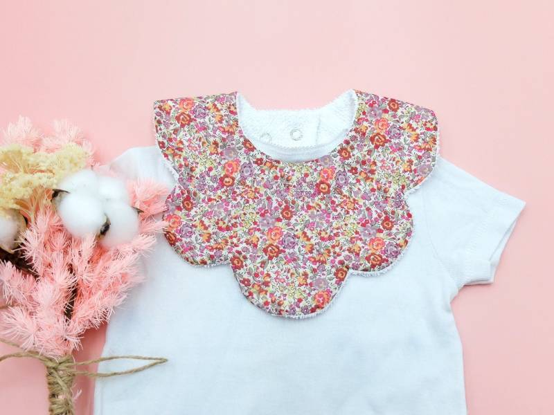 Liberty Of London Baby Lätzchen - Blumendruck Baumwolle Neugeborene Double Gauze Spucktuch Geschenk Zur Geburt von Etsy - LibertyJardin