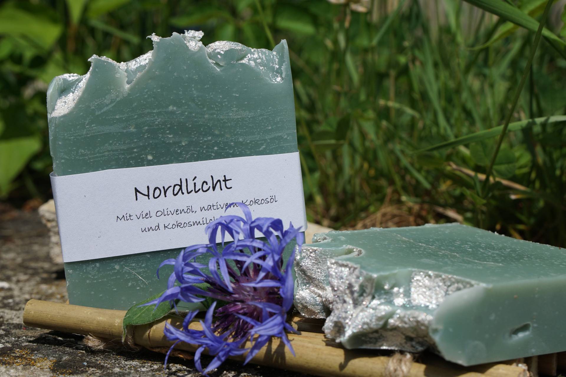 Handgefertigte Pflanzenölseife "Nordlicht", Männerseife, Würziger, Sportlicher Duft, Herrenduft, Geschenkidee Handgefertigte Pflanzenölseife "Nordlicht", Männerseife, Würziger, Sportlicher Duft, Herrenduft, Geschenkidee von Etsy - LieblingsSeifen