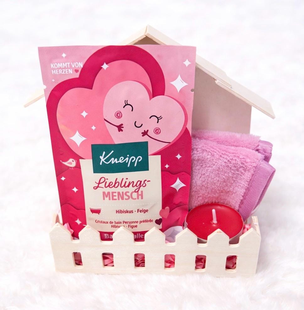 Kleines Geschenk Für Frauen - Wellness Spa Häuschen Sie Geburtstagsgeschenk, Muttertag Geschenkidee Kleines Geschenk Für Frauen - Wellness Spa Häuschen Sie Geburtstagsgeschenk, Muttertag Geschenkidee von Etsy - LiloAtuta