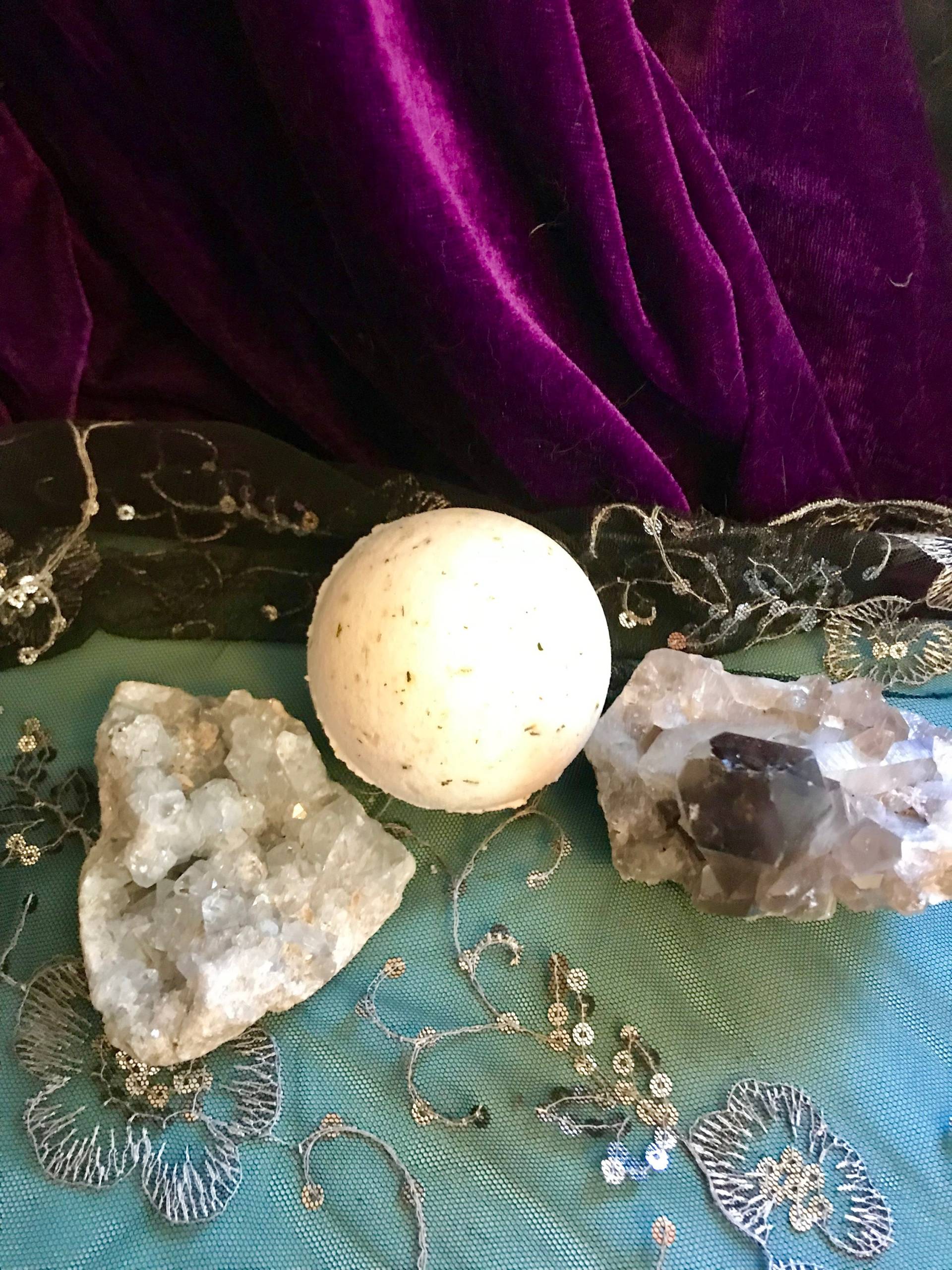 Vollmond Ritual-Badebombe Kräuterzauber von Etsy - LilythesApothecary