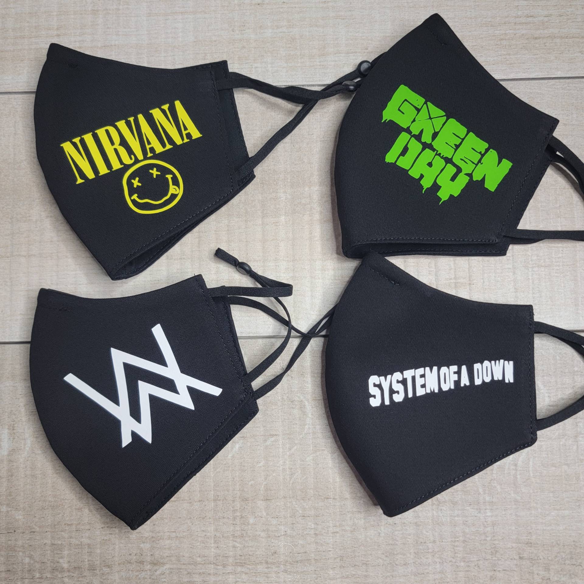 Benutzerdefinierte Rockband Inspirierte Gesichtsmaske 70Er 80Er Jahre Musik Maske | Unisex Gesichtsmaske, Erwachsene Kinder Wiederverwendbare Made in von Etsy - LinaRoseDesignsShop