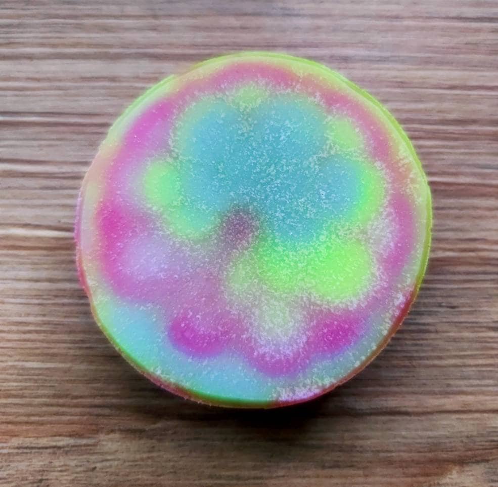 60, 00 /Kg Seife Kaleidoskopseife 60, 00 /Kg Seife Kaleidoskopseife von Etsy - Linneaseifen