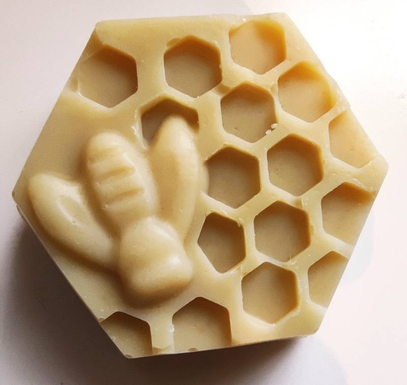 67, 00 Eur/Kg Seife Bienchen Mit Honig von Etsy - Linneaseifen